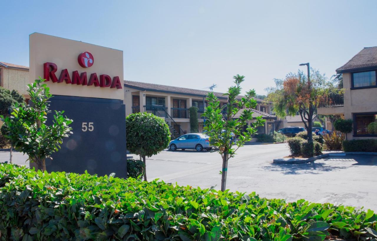 Готель Ramada By Wyndham Маунтін-В'ю Екстер'єр фото